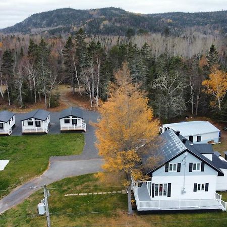 Les Chalets De La Colline Inc Baie-Sainte-Catherine Exterior photo