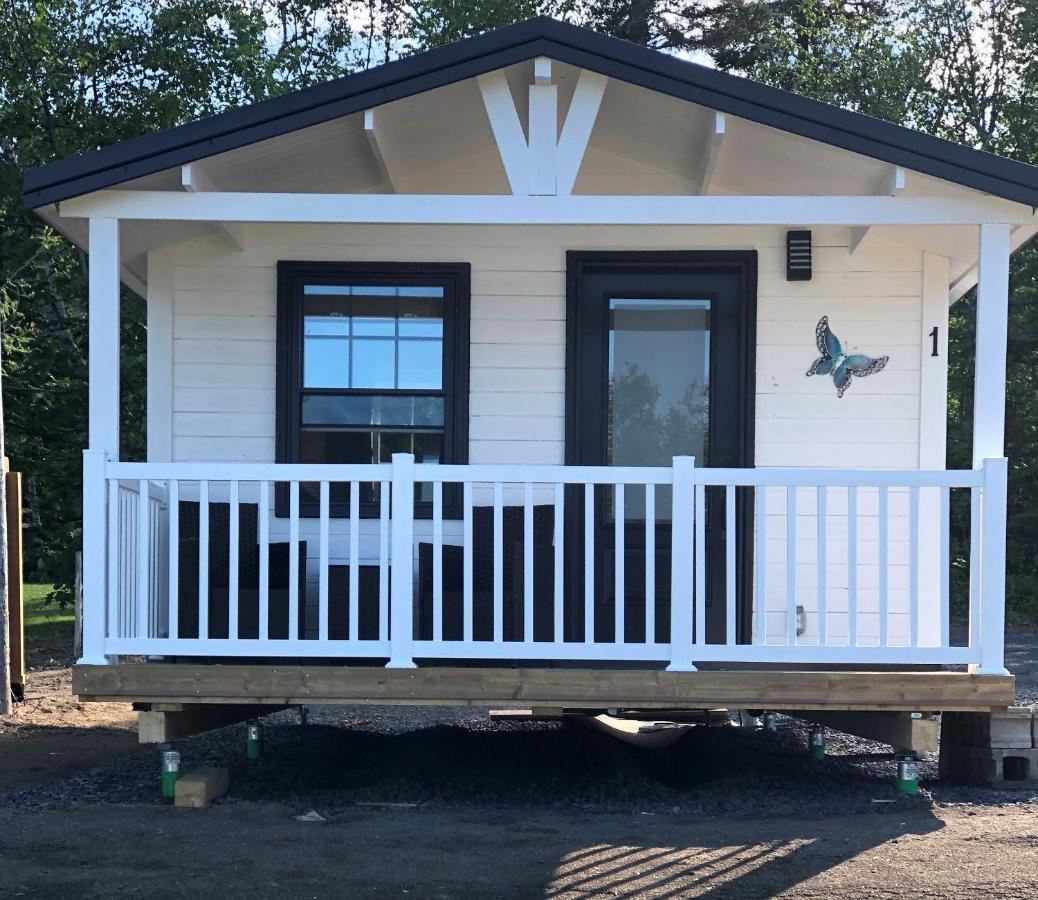 Les Chalets De La Colline Inc Baie-Sainte-Catherine Exterior photo