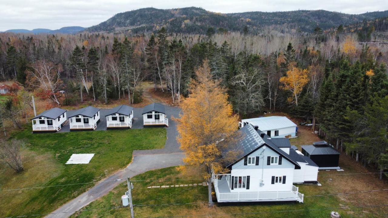 Les Chalets De La Colline Inc Baie-Sainte-Catherine Exterior photo